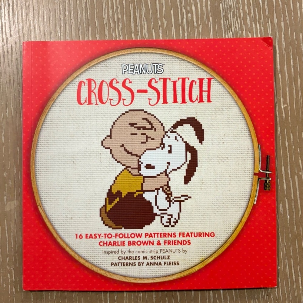 Peanuts Cross-Stitch 16 Easy Patterns Charlie Brown Snoopy Anna Fleiss Book‎